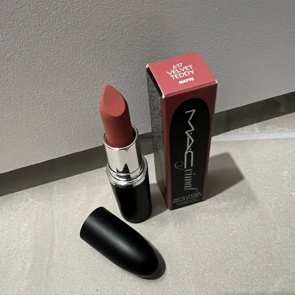MAC M·A·CXIMAL SILKY MATTE LIPSTICK - Picture 2 of 6